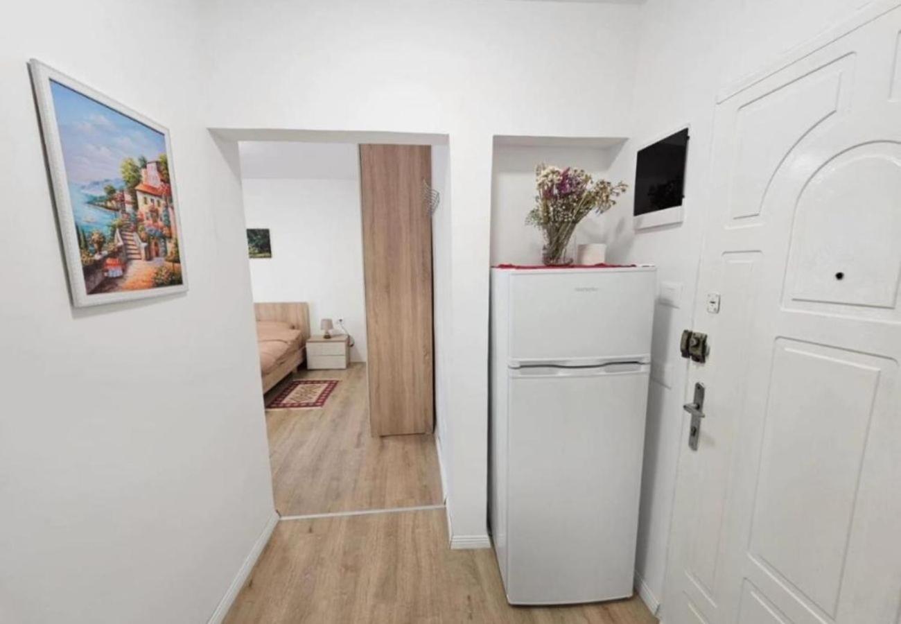 Kalpazo Myslym Shyri Apartment